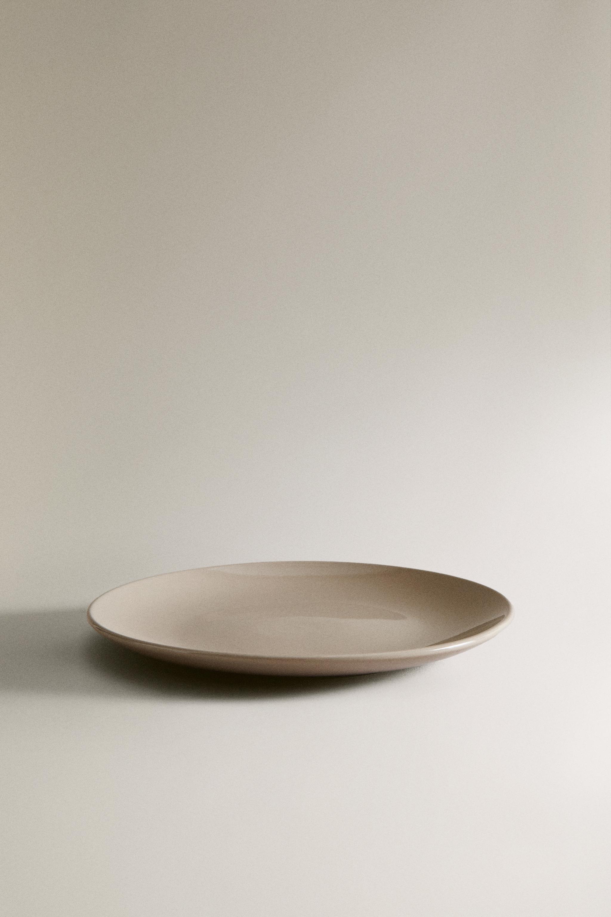 STONEWARE DINNER PLATE